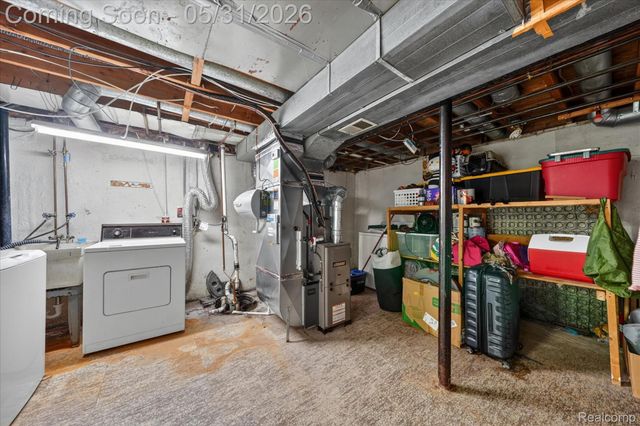 39700 Manor Drive 10, Harrison Charter Township, MI 48045