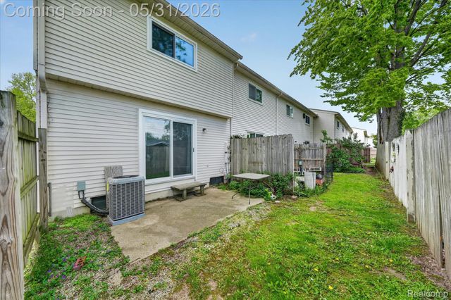 39700 Manor Drive 10, Harrison Charter Township, MI 48045
