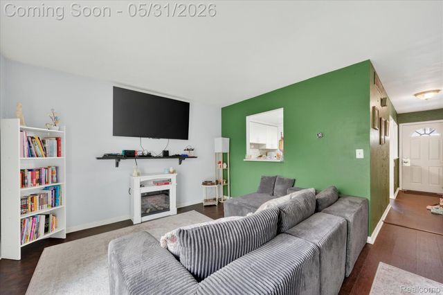 39700 Manor Drive 10, Harrison Charter Township, MI 48045