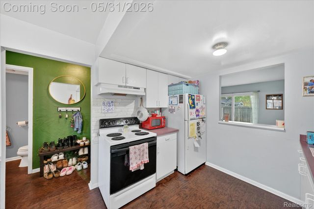 39700 Manor Drive 10, Harrison Charter Township, MI 48045