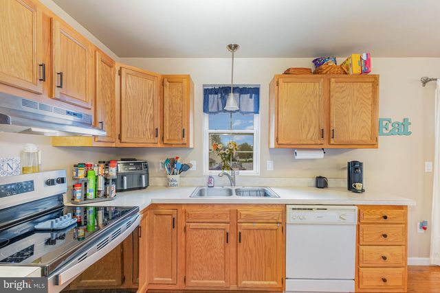 2080 GREYSTONE DR, Lebanon, PA 17042