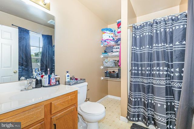 2080 GREYSTONE DR, Lebanon, PA 17042