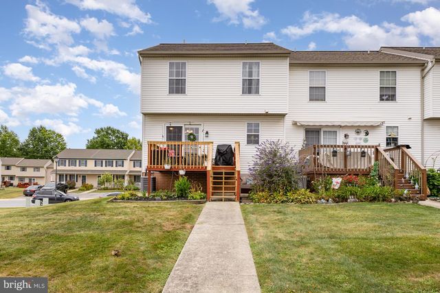2080 GREYSTONE DR, Lebanon, PA 17042