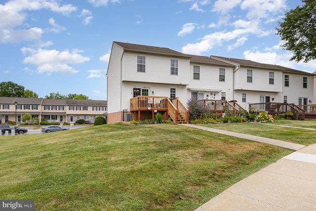 2080 GREYSTONE DR, Lebanon, PA 17042