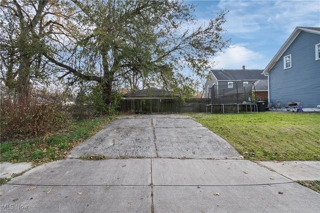 4131 E 74th Street, Cleveland, OH 44105