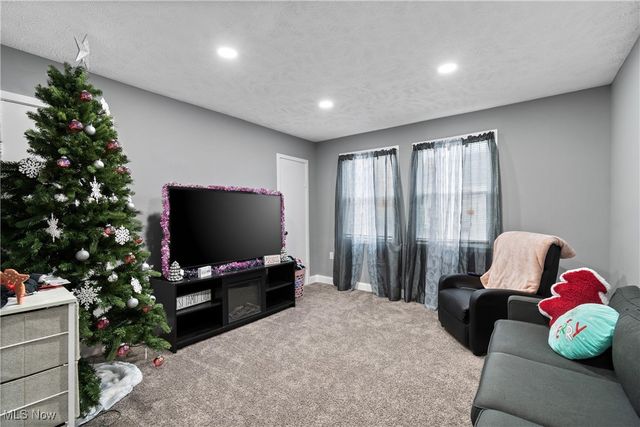 4131 E 74th Street, Cleveland, OH 44105