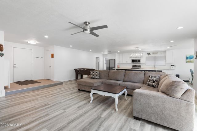 2067 W GILA Lane, Chandler, AZ 85224