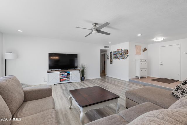 2067 W GILA Lane, Chandler, AZ 85224