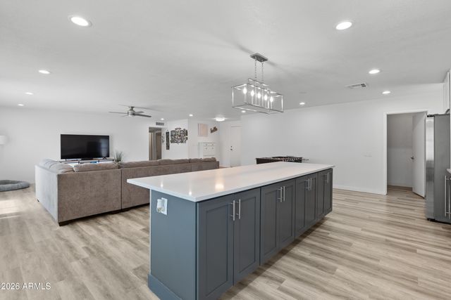 2067 W GILA Lane, Chandler, AZ 85224
