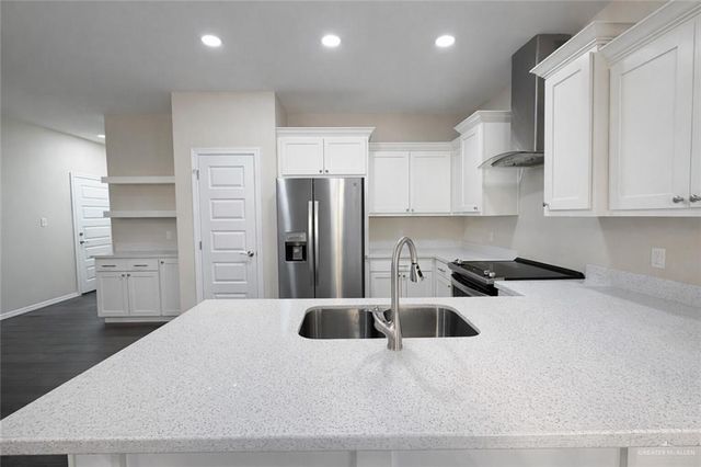 400 Pine Creek, Alamo, TX 78516