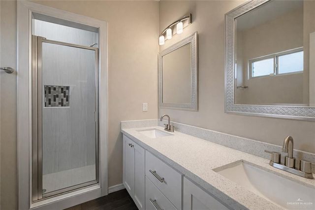 400 Pine Creek, Alamo, TX 78516