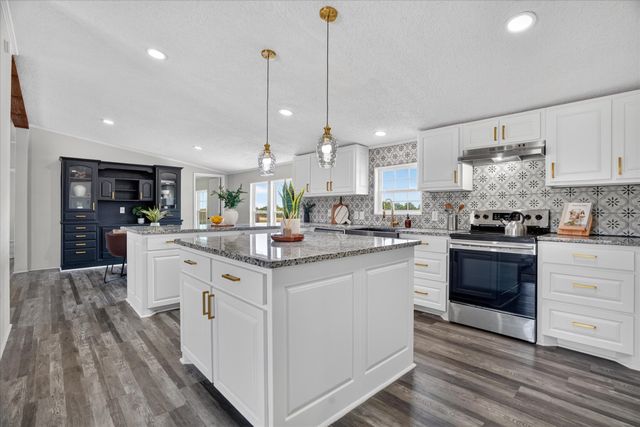 102 Sunshine Meadows Court, Weatherford, TX 76088