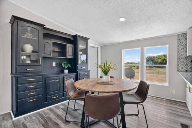 102 Sunshine Meadows Court, Weatherford, TX 76088