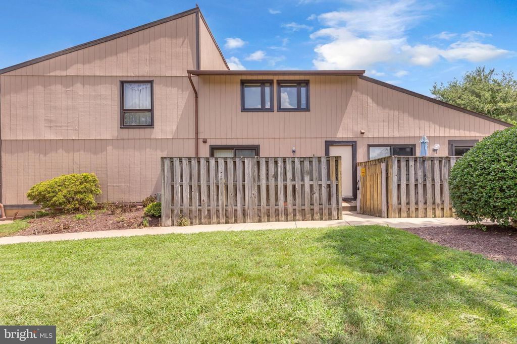 536 WEST CT, Glen Burnie, MD 21061