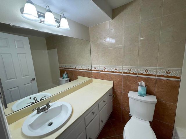 7055 Appian Dr B, San Diego, CA 92139