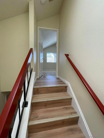 7055 Appian Dr B, San Diego, CA 92139