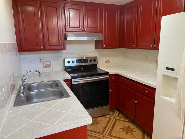 7055 Appian Dr B, San Diego, CA 92139