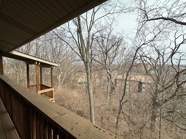 5821 Oakwood Drive F, Lisle, IL 60532