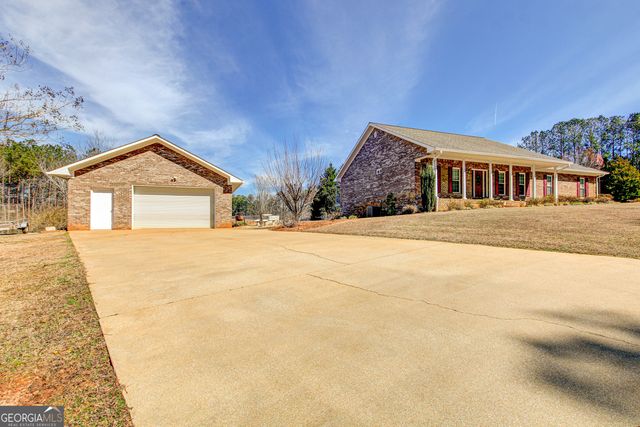 144 Bluff Circle, Wedowee, AL 36278