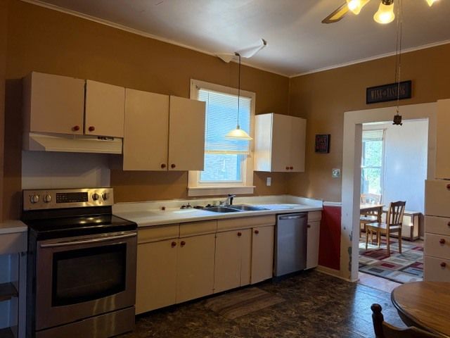 820 S 20th Street, Herrin, IL 62948