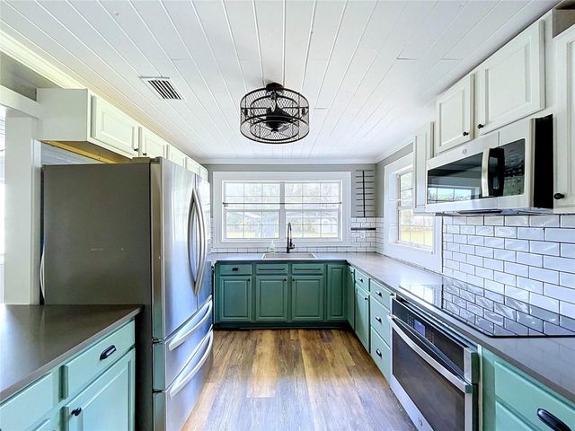 10820 S COUNTY ROAD 39 S, Lithia, FL 33547