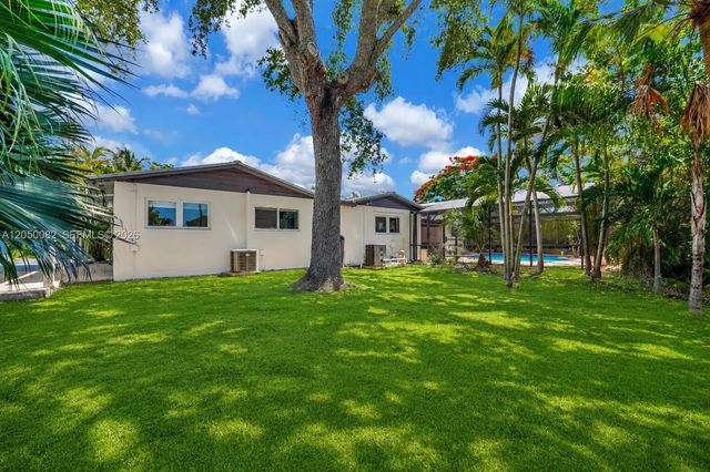 6952 SW 149th Ter, Palmetto Bay, FL 33158