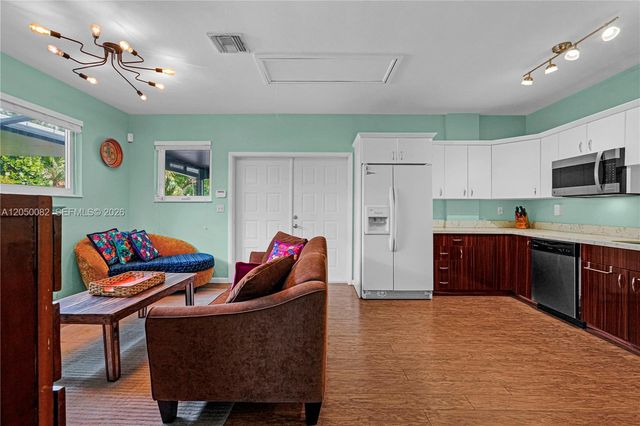 6952 SW 149th Ter, Palmetto Bay, FL 33158