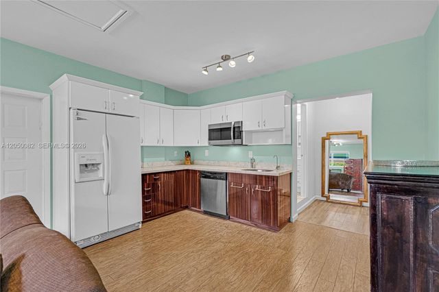 6952 SW 149th Ter, Palmetto Bay, FL 33158