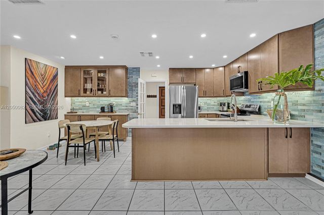 6952 SW 149th Ter, Palmetto Bay, FL 33158
