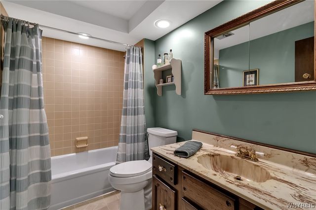 8340 West Point Drive, Clarence, NY 14051