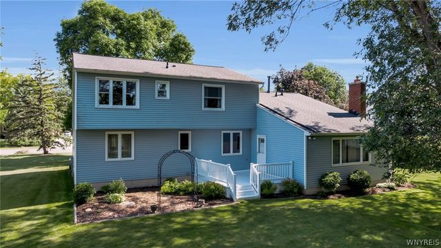 8340 West Point Drive, Clarence, NY 14051