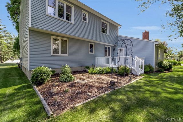 8340 West Point Drive, Clarence, NY 14051