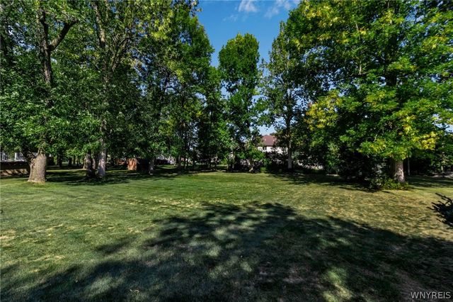 8340 West Point Drive, Clarence, NY 14051