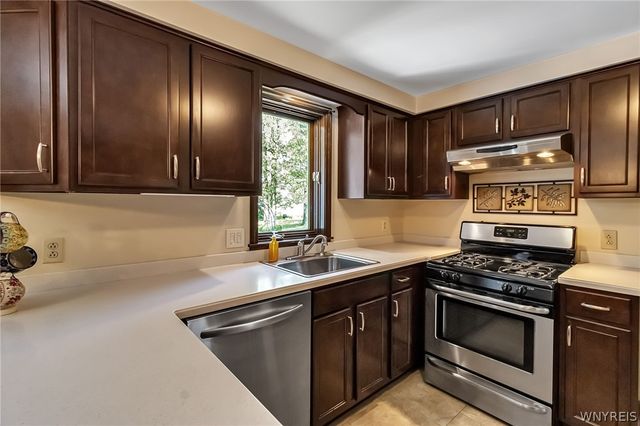 8340 West Point Drive, Clarence, NY 14051