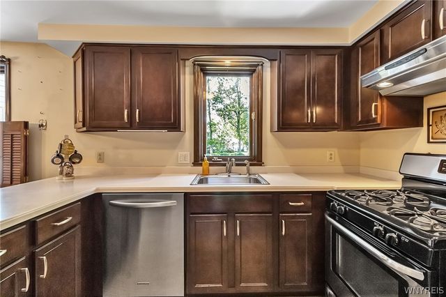 8340 West Point Drive, Clarence, NY 14051