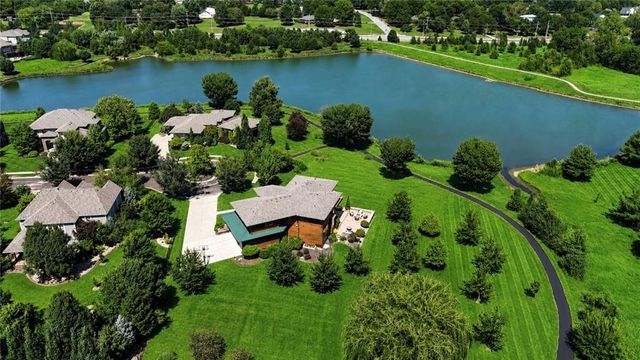 15201 Bond Street, Overland Park, KS 66221