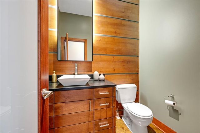 15201 Bond Street, Overland Park, KS 66221