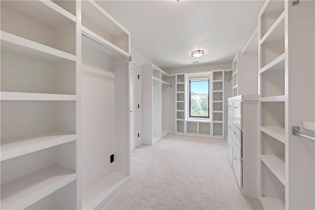 15201 Bond Street, Overland Park, KS 66221