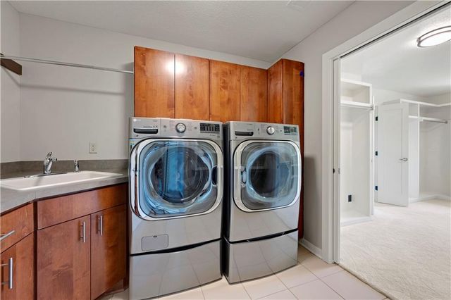 15201 Bond Street, Overland Park, KS 66221