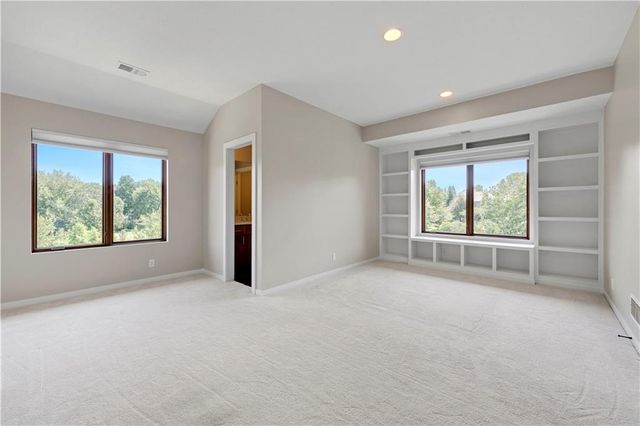 15201 Bond Street, Overland Park, KS 66221