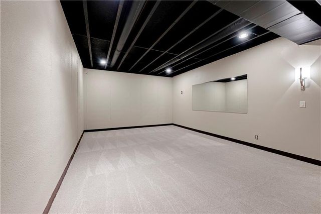 15201 Bond Street, Overland Park, KS 66221