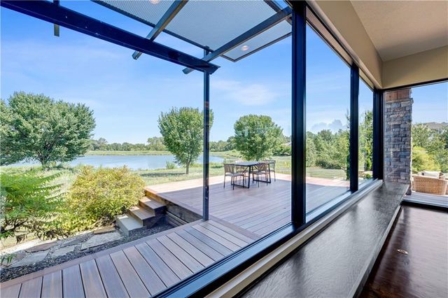 15201 Bond Street, Overland Park, KS 66221
