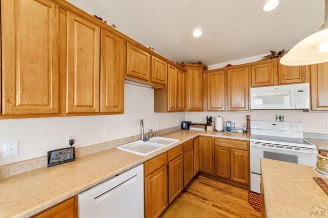 5405 Peregrine Dr, Pueblo, CO 81005