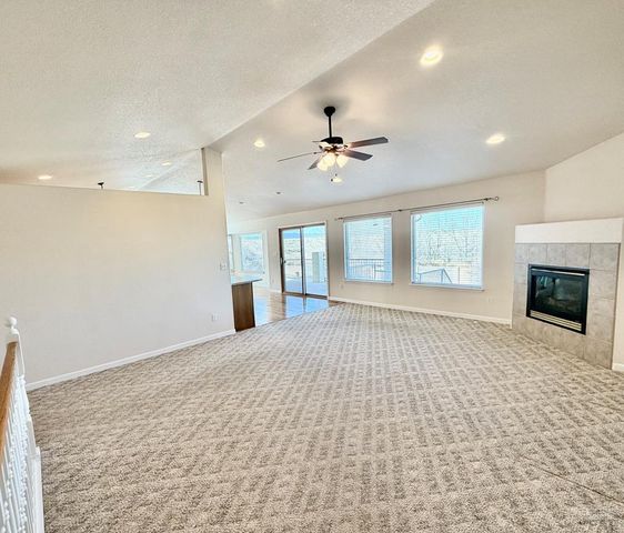 5405 Peregrine Dr, Pueblo, CO 81005