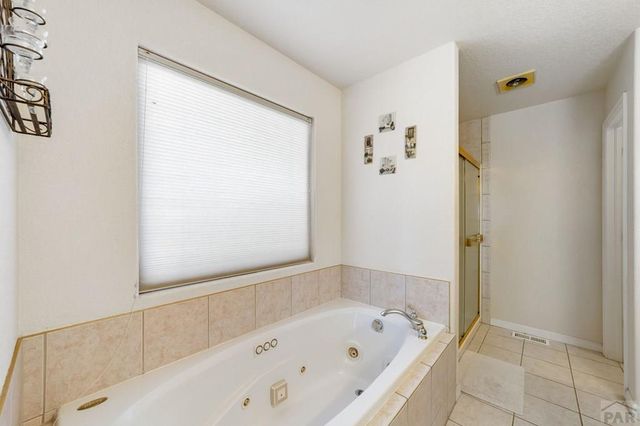 5405 Peregrine Dr, Pueblo, CO 81005