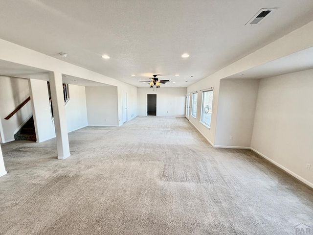 5405 Peregrine Dr, Pueblo, CO 81005