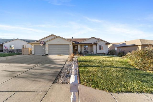 5405 Peregrine Dr, Pueblo, CO 81005