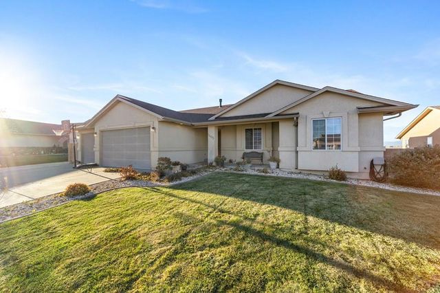 5405 Peregrine Dr, Pueblo, CO 81005