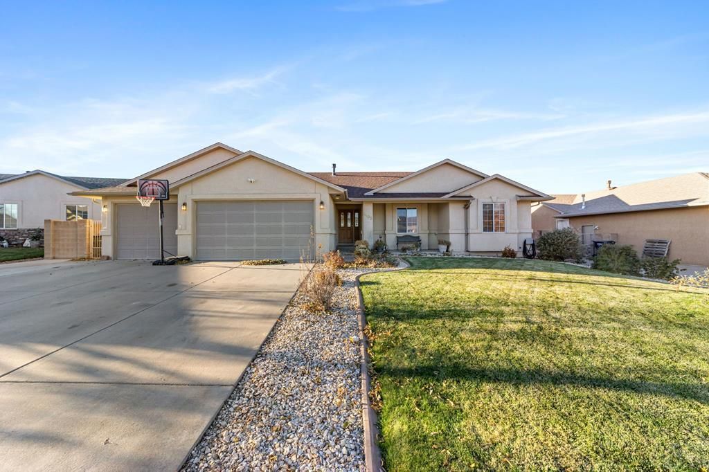 5405 Peregrine Dr, Pueblo, CO 81005