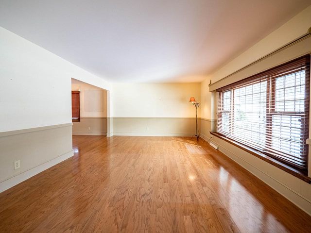 5872 Riverside DRIVE, Greendale, WI 53129